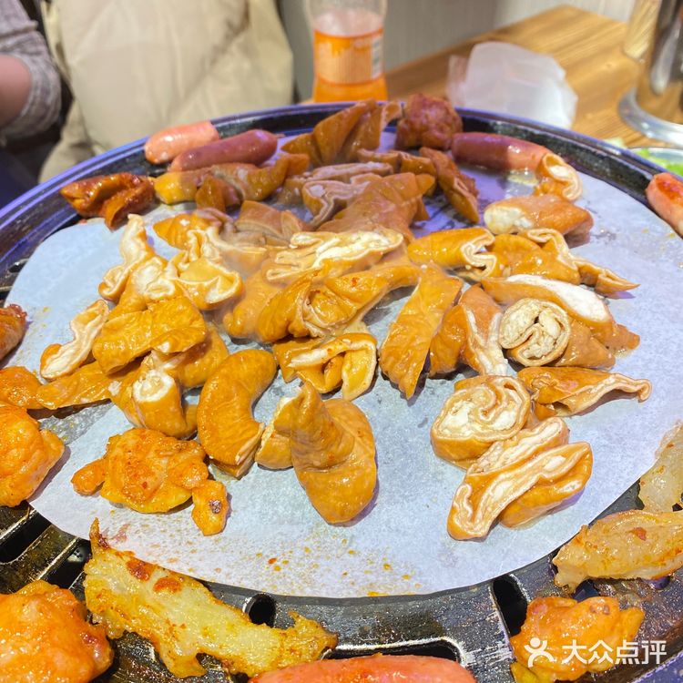 亲们!这家自助烤肉店太赞了!原始人自助烤肉