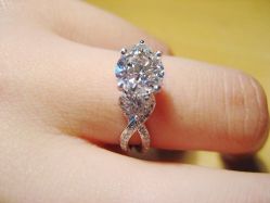 WD家败的订婚戒指-威德钻石-克拉钻大本营(南京东路店)