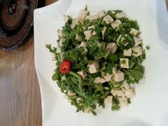 香椿拌豆腐-名羊天下陕北横山铁锅炖羊肉(博文路店)