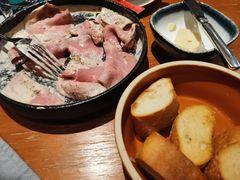 低温小牛肉薄片配吞拿鱼酱-Laures·月桂西班牙碳烤餐厅(十尚坊店)