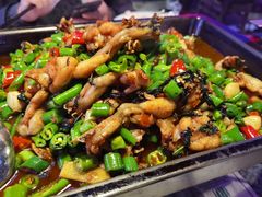 炭烧牛蛙平锅紫苏味-蘭奢雅集·江浙菜(青山江滩店)