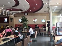 大堂-李先生牛肉面大王(营口大润发店)