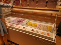 面包甜点陈列柜-好利来(马家堡店)