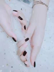 -蜜桃美甲美睫化妆