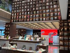 -钟书阁(群光广场店)
