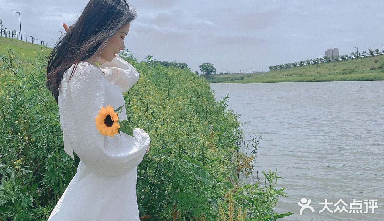 作为长沙人就不去跟外地人挤国金街了，给外地人腾个地