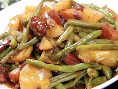 土豆炖豆角-老长江路灌汤包(天津路总店)