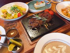 岩烧黑椒牛扒-MR.ROCKY洛奇先生RESTAURANT&BAR(宝安壹方城店)