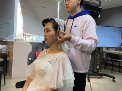 -群丽化妆摄影美甲纹绣培训学校