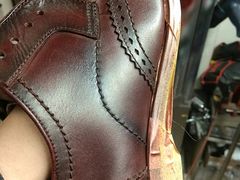 -京伟修鞋洗鞋奢侈品皮具护理店