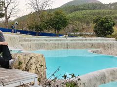 -十万大山布透温泉