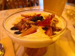 野莓核桃蜂蜜希腊酸奶-The Rug Cafe(王府中环店)