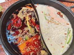 骨汤红油鸳鸯锅-赵美丽·重庆社区火锅·直营店(火车东站·中豪国际店)
