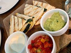 -ROAST coffee & eatery