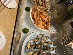 -大中华希尔顿酒店-念自助餐·嗨啤·小龙虾