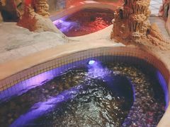 -泉城欧乐堡戏水湾艺术养生温泉