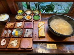 -银米·云南传统过桥米线(双廊黑金冠店)