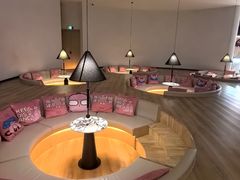 -涨巢·潮玩水疗局