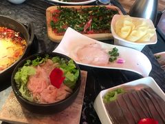 -热火朝天鲜切牛肉火锅(南强街巷店)