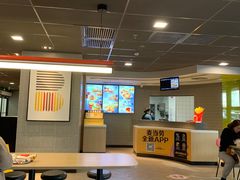 大堂-麦当劳(季平店)