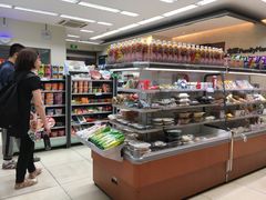 -全家便利店(江湾镇站店)