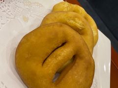特色小油饼-蓝鲸大酒店旋转餐厅