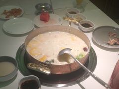 胡椒猪肚鸡-洪氏嗨捞·广东猪肚鸡·椰子鸡火锅(西咸万象城店)
