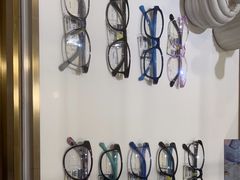 -博士眼镜(东莞中环财富广场店)