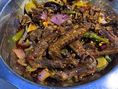 -休记光头香辣蟹干锅(绵竹店)