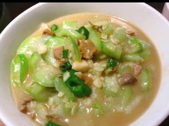 鲜丝瓜焖河蚌-费大厨辣椒炒肉(万家丽一店)