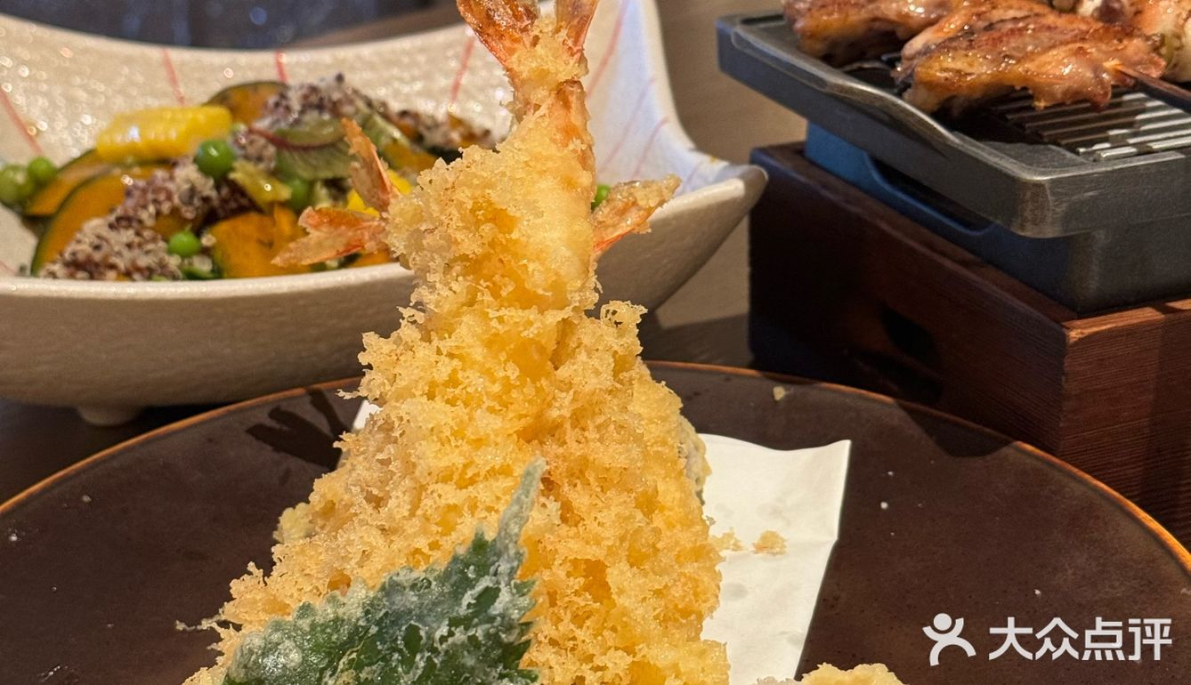 这一口鹅肝芒果寿司实在太美味惹🍣山葵家💛