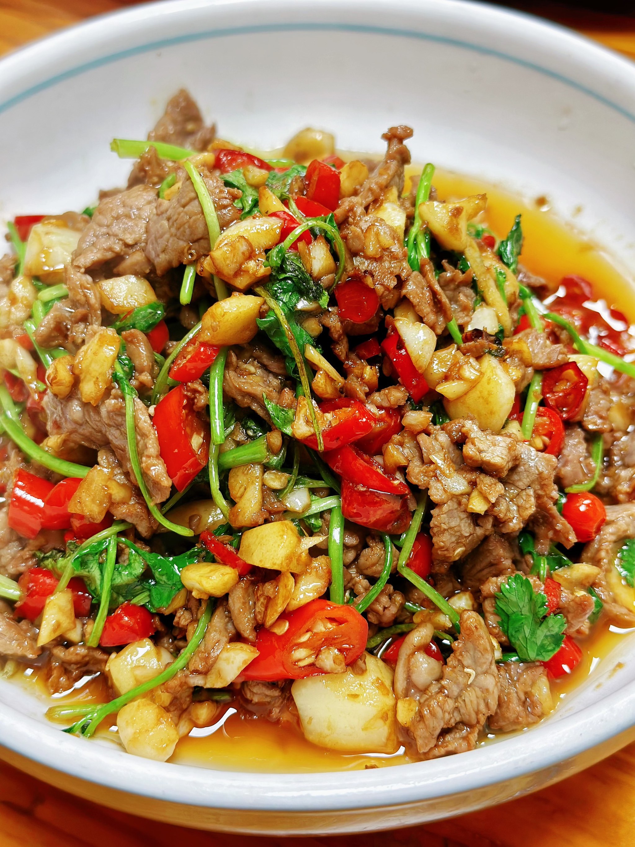 热气腾腾锅气满满的湘菜小炒,谁能抗拒?