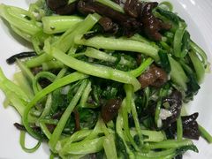 -关东小磨东北菜(上海长风大悦城店)