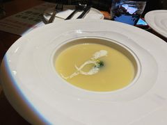 奶油西兰花土豆浓汤-缦云里花园餐厅