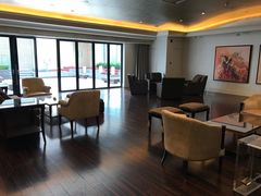 Meeting&nbsp;room&nbsp;with&nbsp;balcon-上海静安香格里拉大酒店