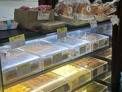 面包甜点陈列柜-老大昌(淮海中路店)