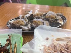 -蚝哥花姐湛江烤生蚝(美丽湾市场店)