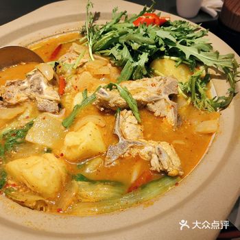 最近看韩剧，迷上了冬天热乎乎的脊骨土豆汤，搜索到这家