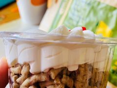 -红宝石·鲜奶小方·海派西点房(南丹店)