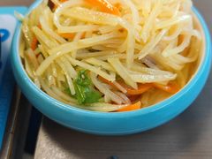 -灵芝妹子海鲜米线(香炉礁山姆店)