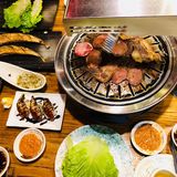 这家烤肉店，味道一般，菜品还是丰富