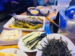 -营信刘罗锅铁锅炖(民主店)