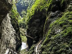 -龙水峡地缝景区