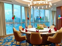 -黄金海景西餐厅·三文鱼·牛扒云顶旋转自助餐