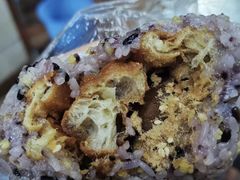 杂粮饭团嫩油条肉松-芳婆糕团店(王府大街店)