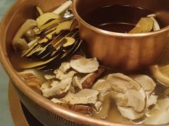 -慢丽江·云南野生菌土鸡锅(付家庄店)