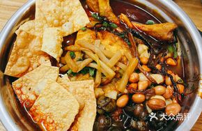 Bone Soup Snail Noodles