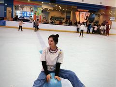 -冰纷万象滑冰场(赣州华润万象城店)