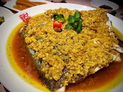 口味鱼头配菠菜面-芙蓉堂(武汉天地店)