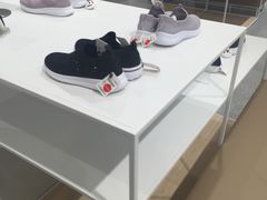 -hotwind热风(中贸广场店)